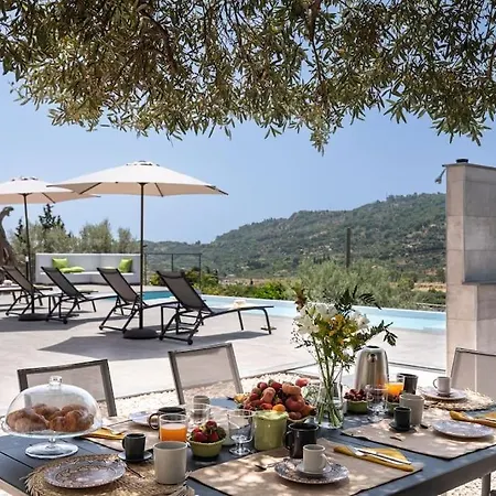 3 Bedroom Modern Villa, Pool, Savoca, East Sicily Vila *