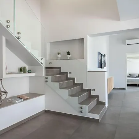 3 Bedroom Modern Villa, Pool, Savoca, East Sicily