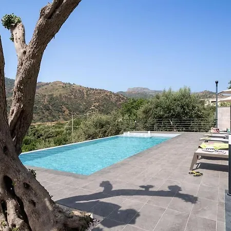 3 Bedroom Modern Villa, Pool, Savoca, East Sicily *