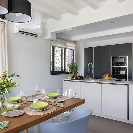 3 Bedroom Modern Villa, Pool, Savoca, East Sicily