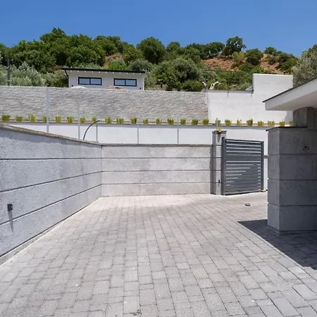 3 Bedroom Modern Villa, Pool, Savoca, East Sicily Vila Casalvecchio Siculo