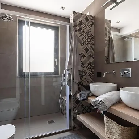 3 Bedroom Modern Villa, Pool, Savoca, East Sicily Casalvecchio Siculo